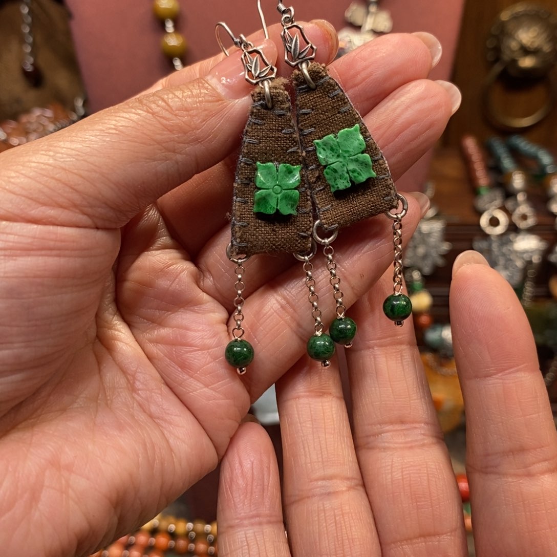 翡翠吊坠(赠链)未镶嵌