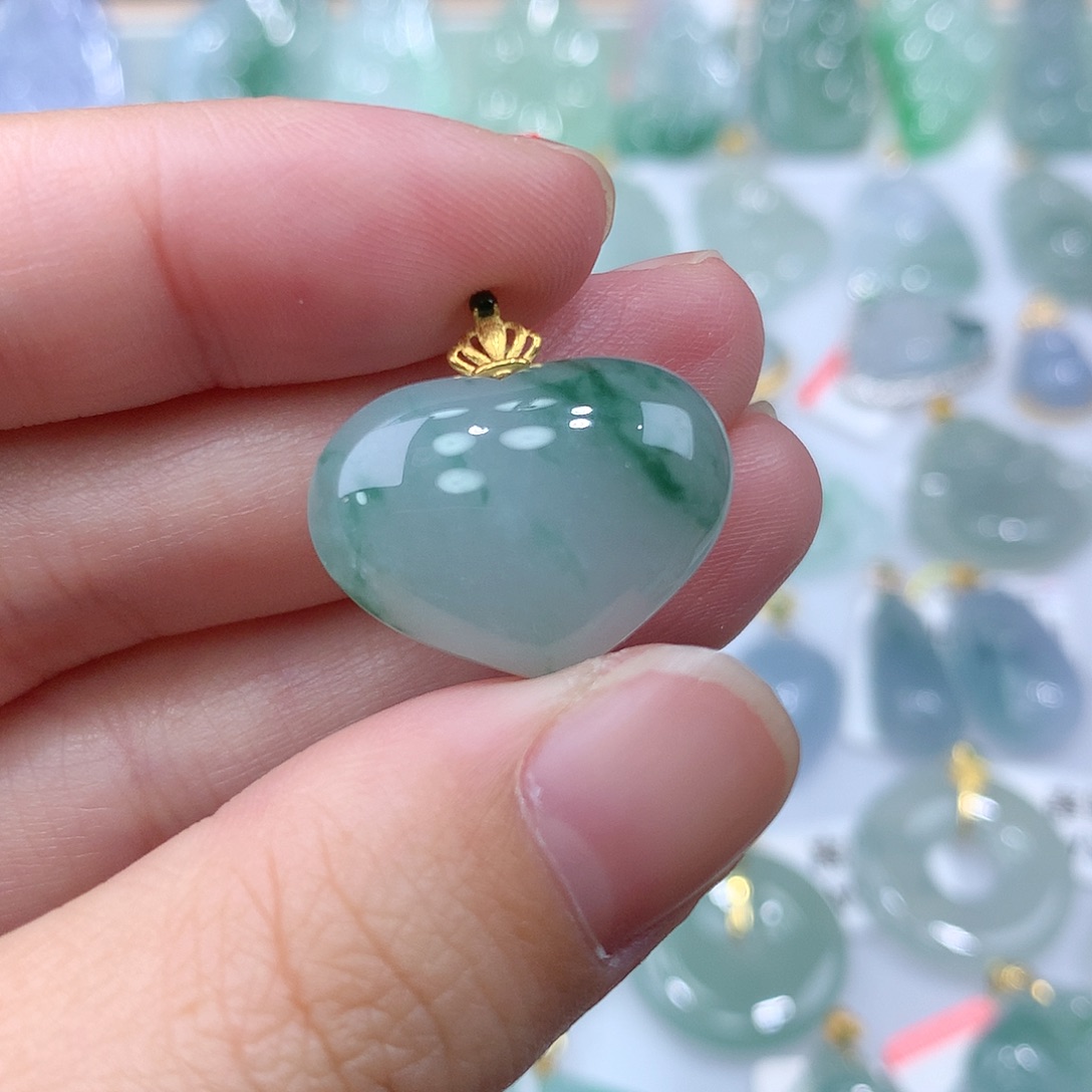 翡翠颈饰18K金镶嵌爱心