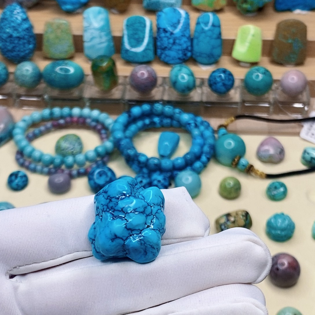 绿松石未镶嵌珠宝奇石