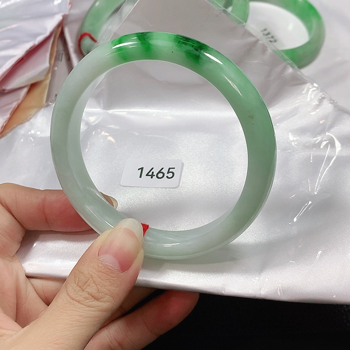 翡翠手镯未镶嵌胖****硅天然翡翠手镯63.8