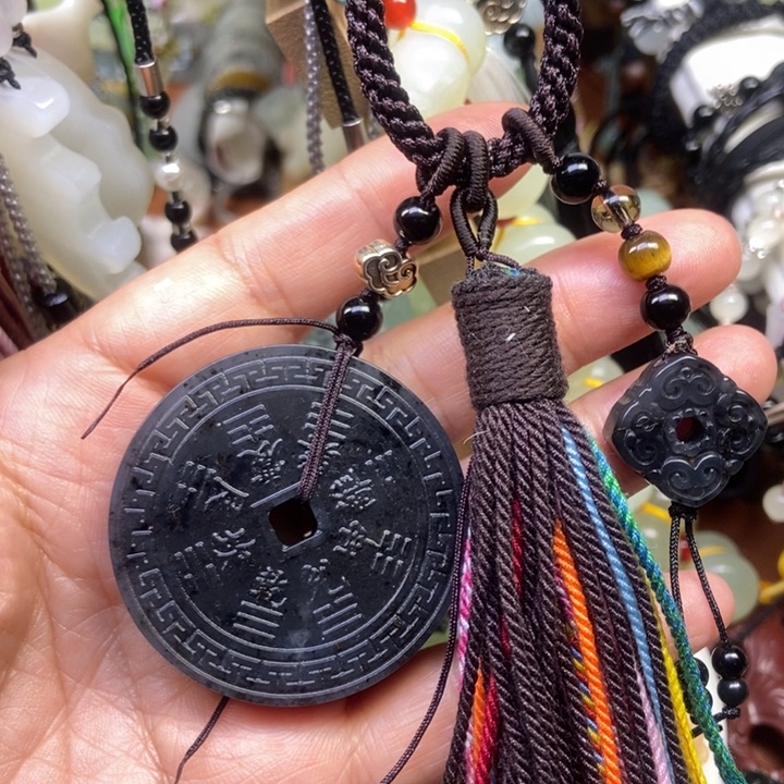 蛇纹石玉合金颈饰