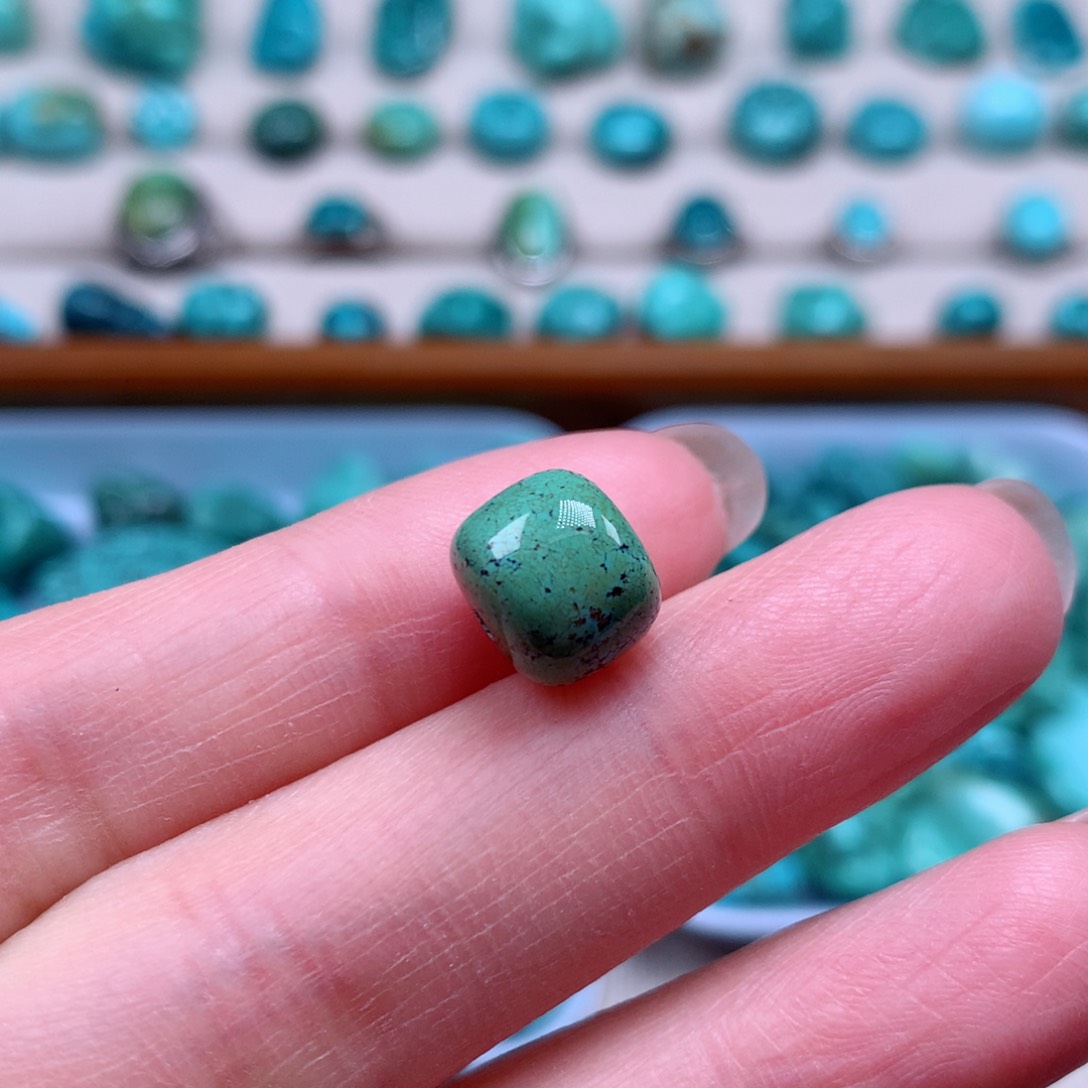 绿松石颈饰未镶嵌