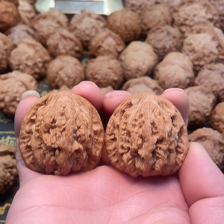 L***e把件文玩核桃麦虎