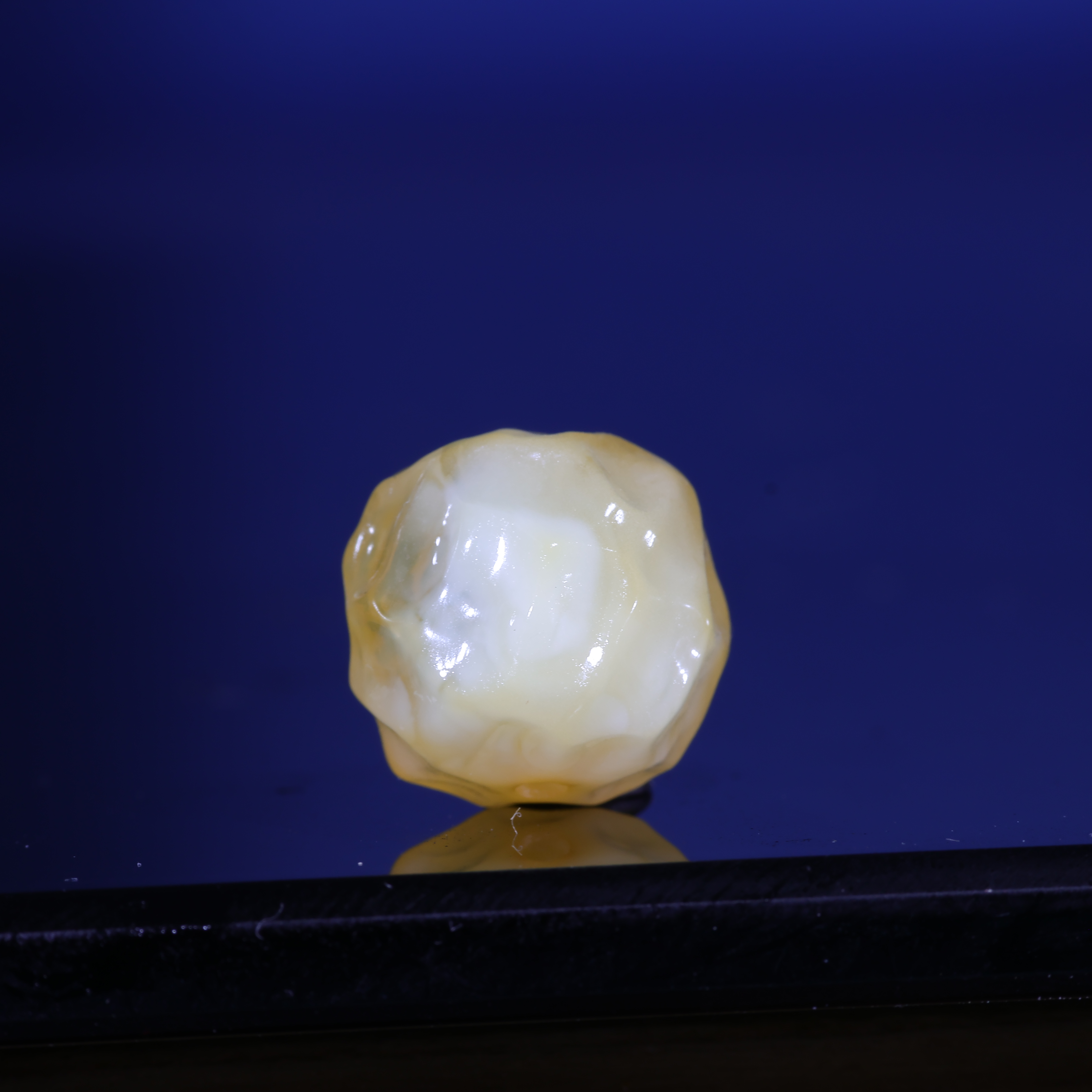 13m无相单珠天然原矿一物一图金白溶洞雕刻顶珠蜜蜡配饰-C29