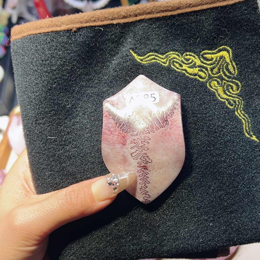 鹿骨吊坠鹿骨材质