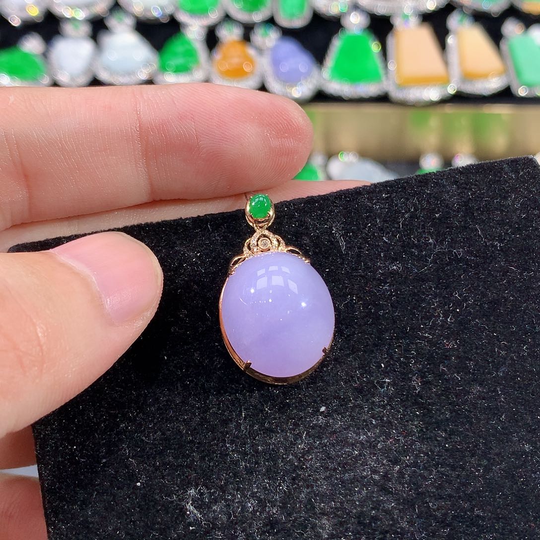 翡翠18K金镶嵌颈饰