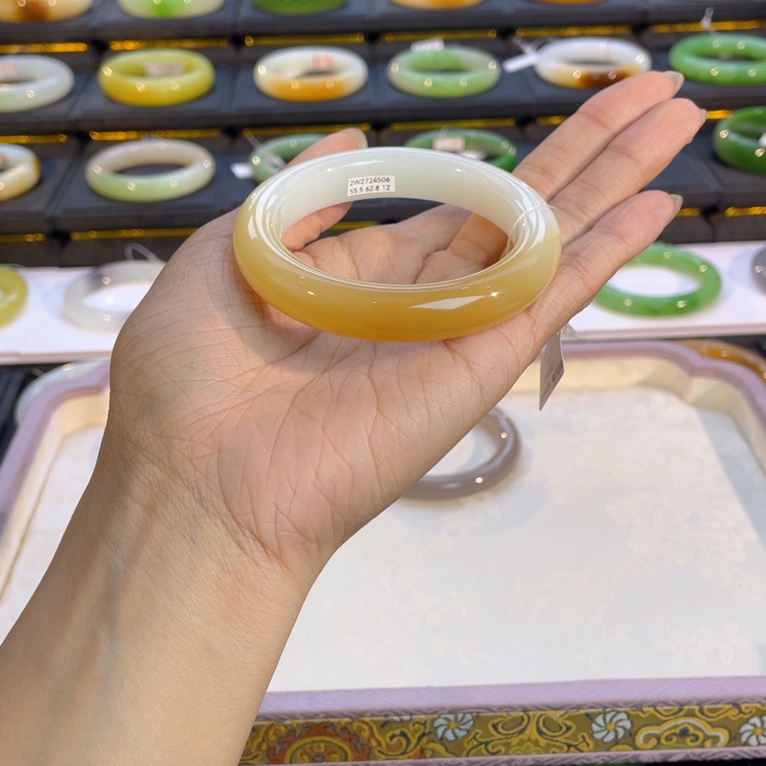 和田玉未镶嵌手镯心*