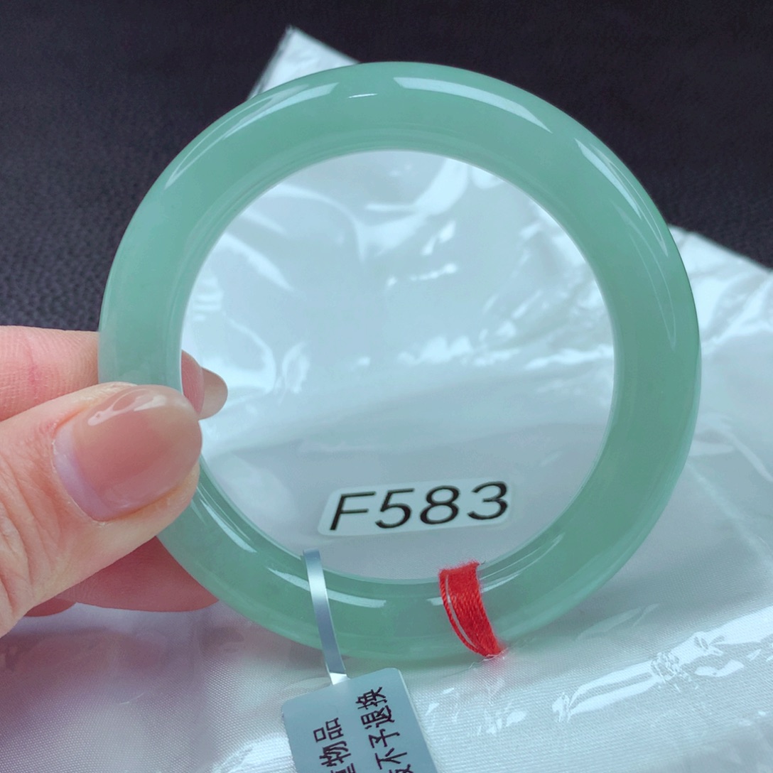 翡翠手镯未镶嵌手镯88