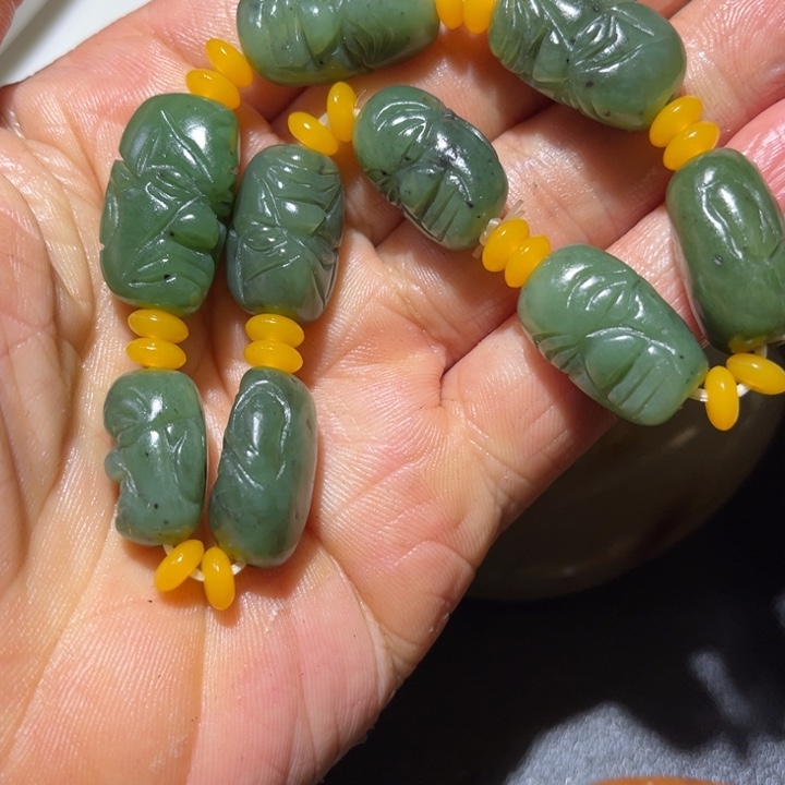 人***和田玉未镶嵌珠宝奇石