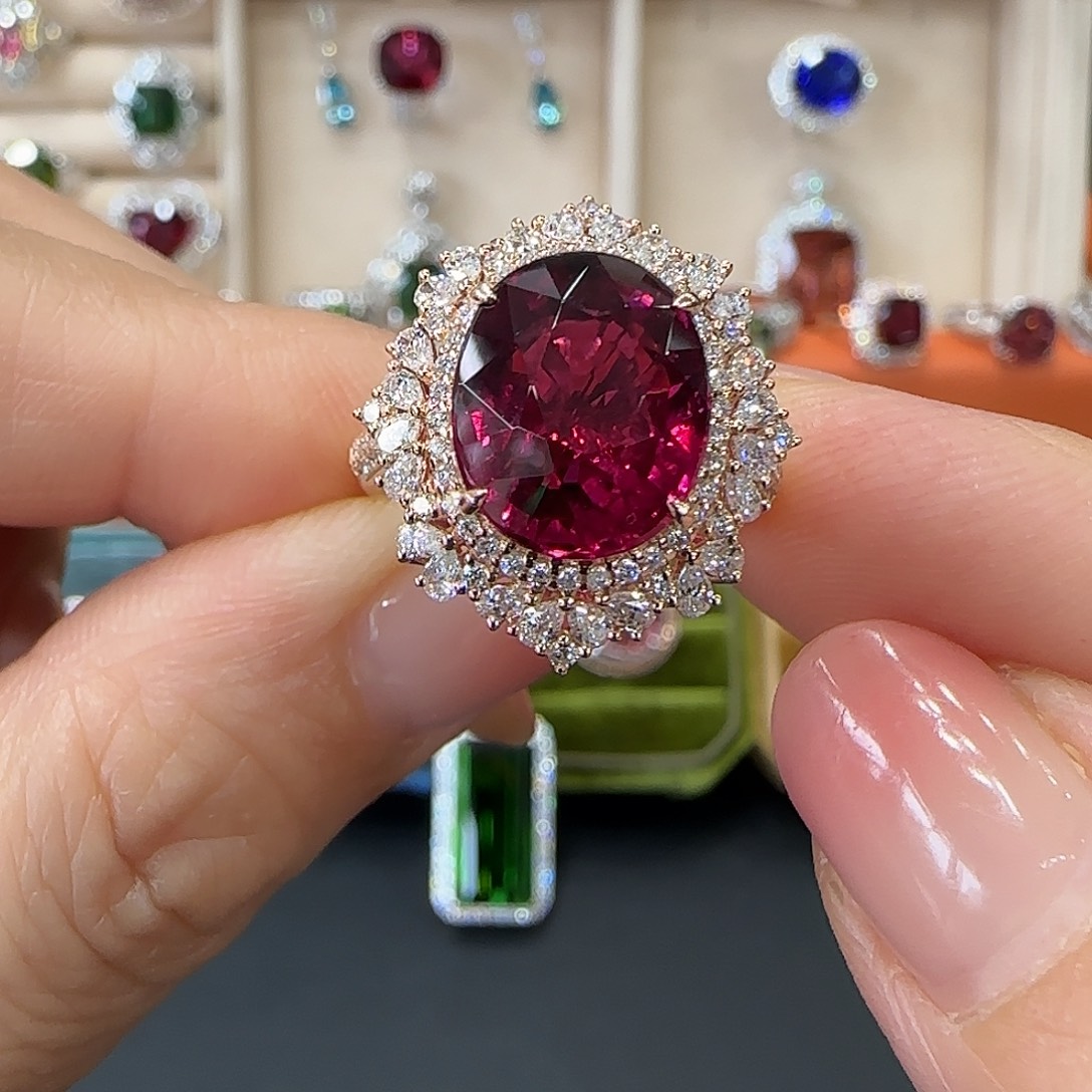 戒指18K金镶嵌碧玺6.19ct