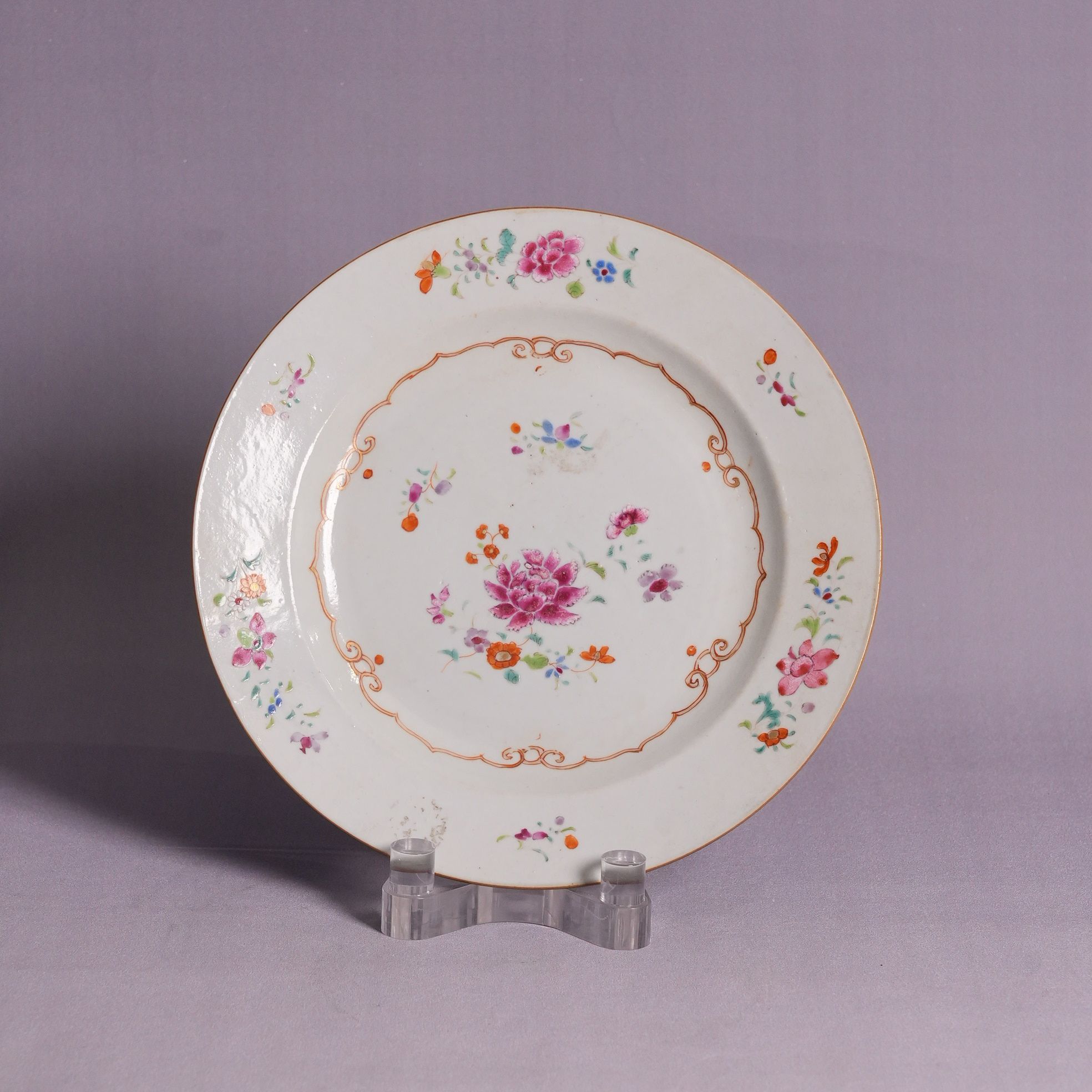 清乾隆粉彩折枝花卉纹盘