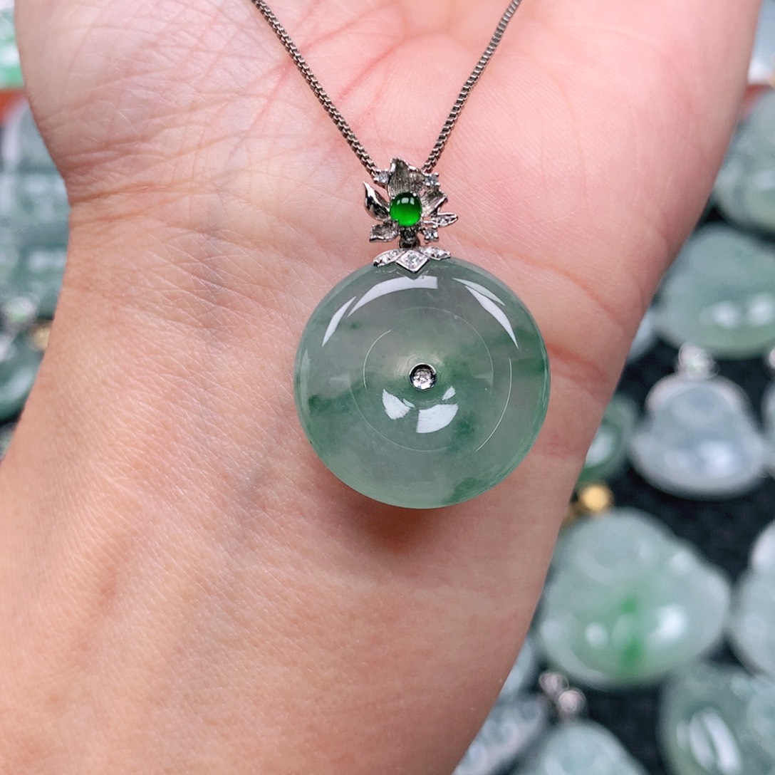 翡翠吊坠(不含链)18K金镶嵌