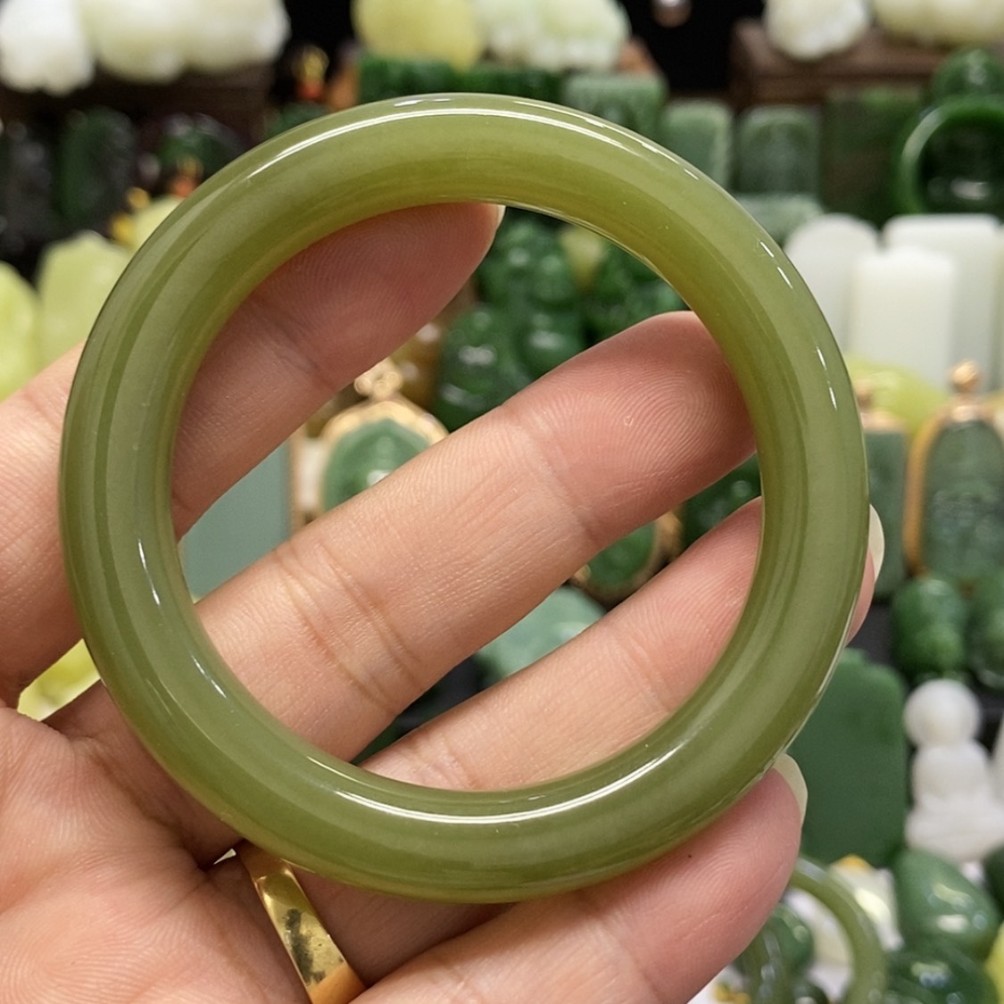 【闪购商品】和田玉手镯未镶嵌尛**✨