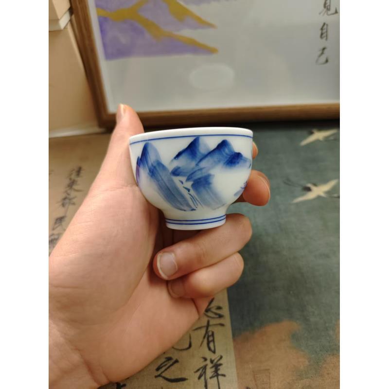 S002景德镇纯手绘釉下青花山水品茗杯