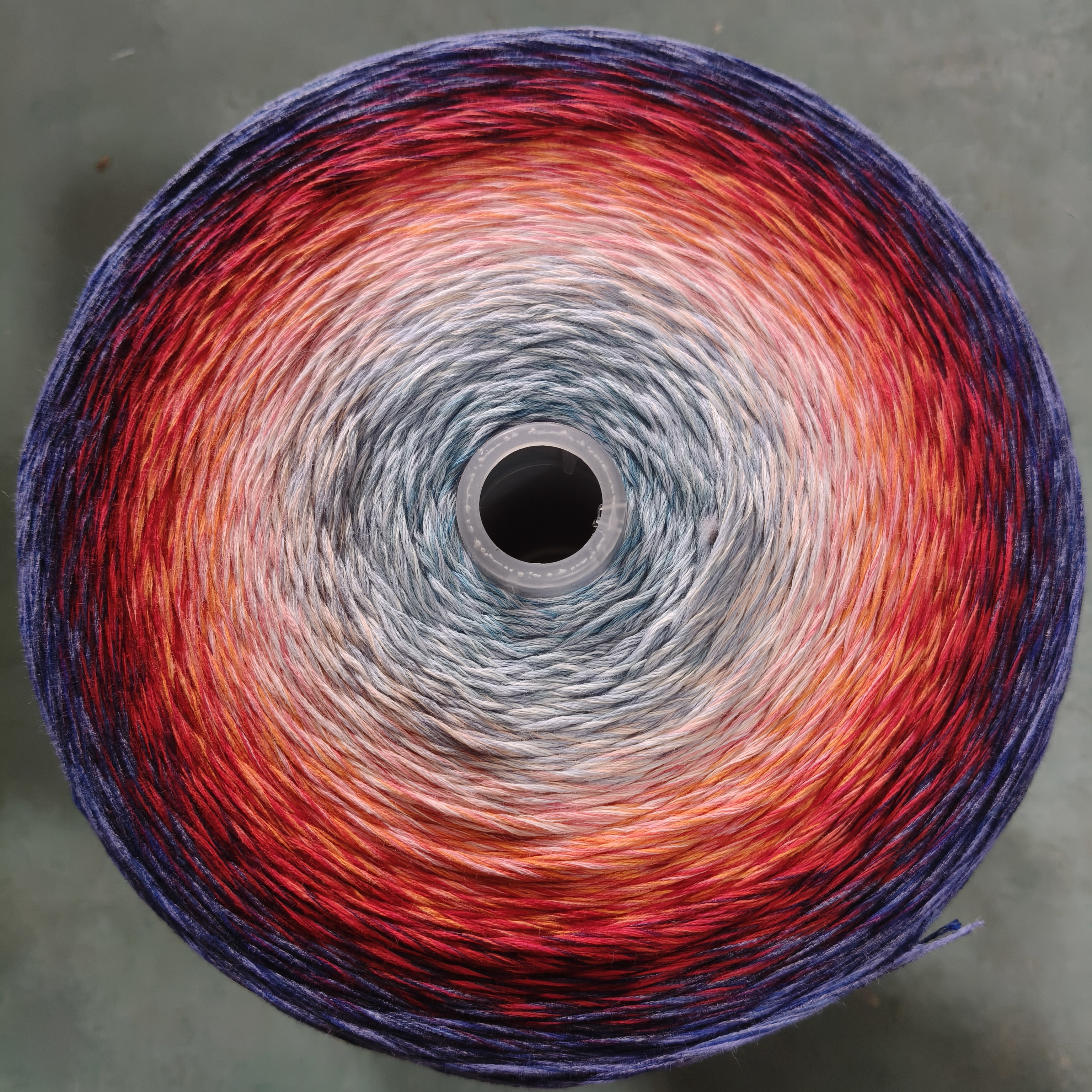 1500克纯棉8股渐变色蛋糕线手编毛线宝宝线毯子柔软舒适