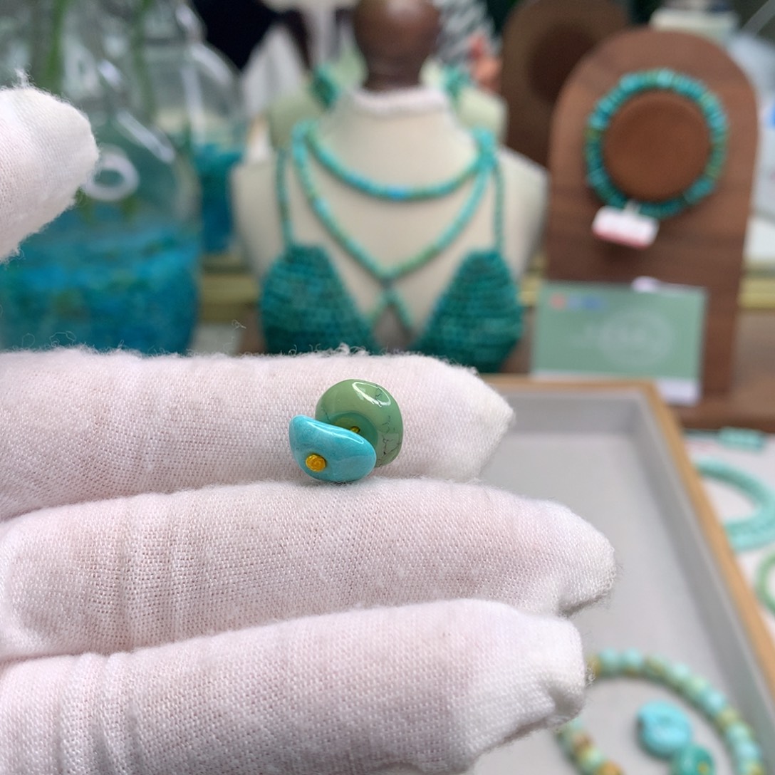 绿松石未镶嵌饰品