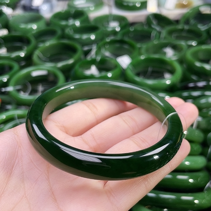 未镶嵌手镯和田玉（碧玉）