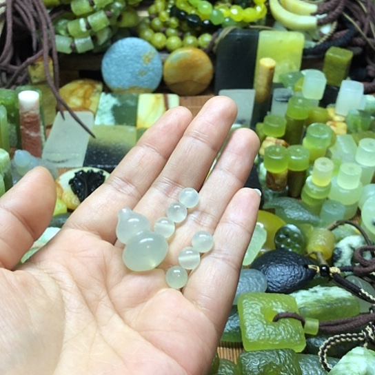 未镶嵌岫玉吊坠浮*丶