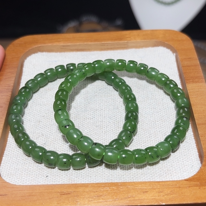 和田玉未镶嵌挂件发其一