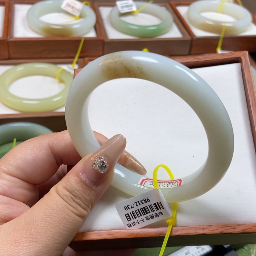 【闪购商品】和田玉手镯未镶嵌58.2