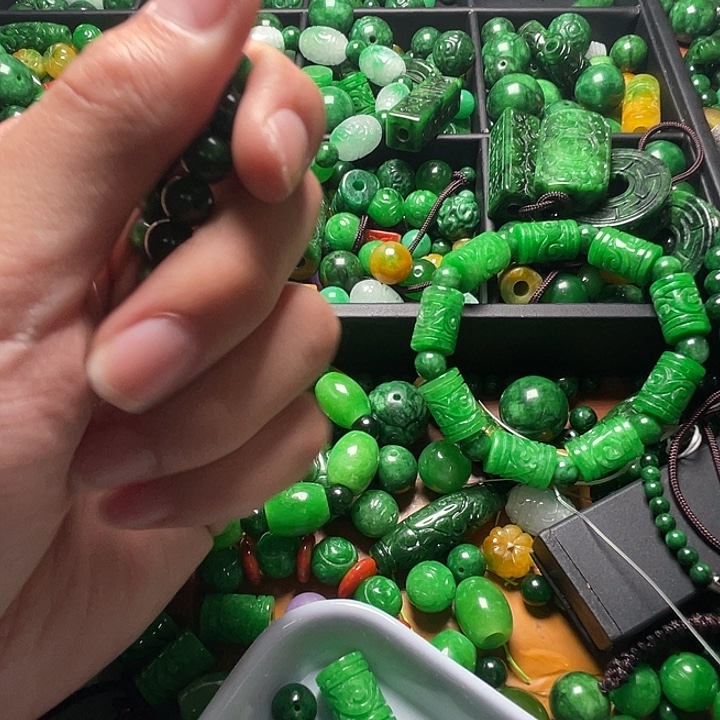 你***小翡翠散珠缅料干青铁龙生