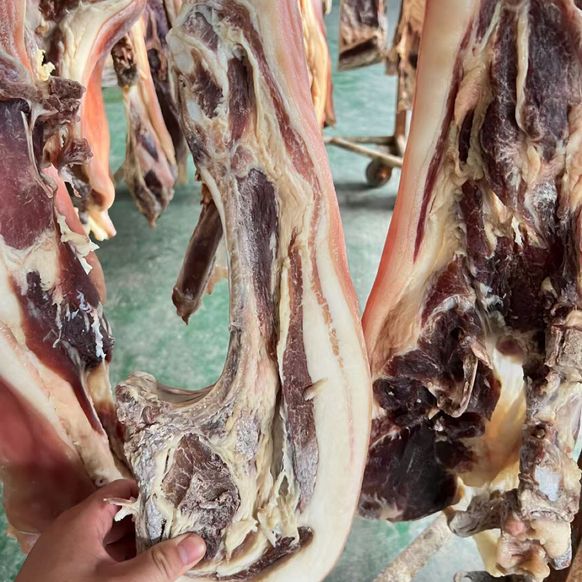 信阳罗山特产农家土猪腊肉传统手工腌制自然风