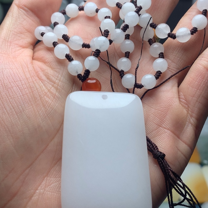 石英质玉颈饰未镶嵌新疆金丝玉