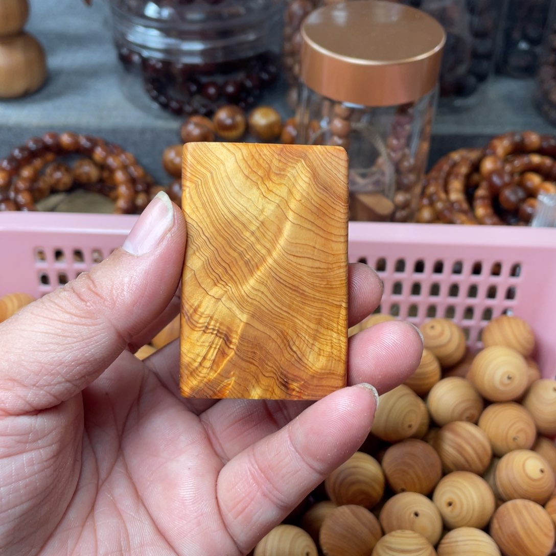 柏木（崖柏）无事牌偷**柔461太行崖柏陈化闪电无事牌