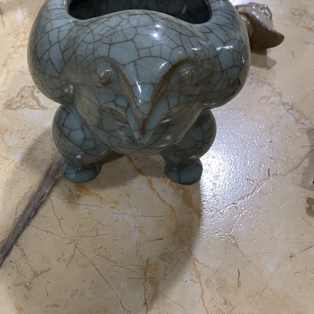 纪***王瓷片官窑的一个大鹰尊