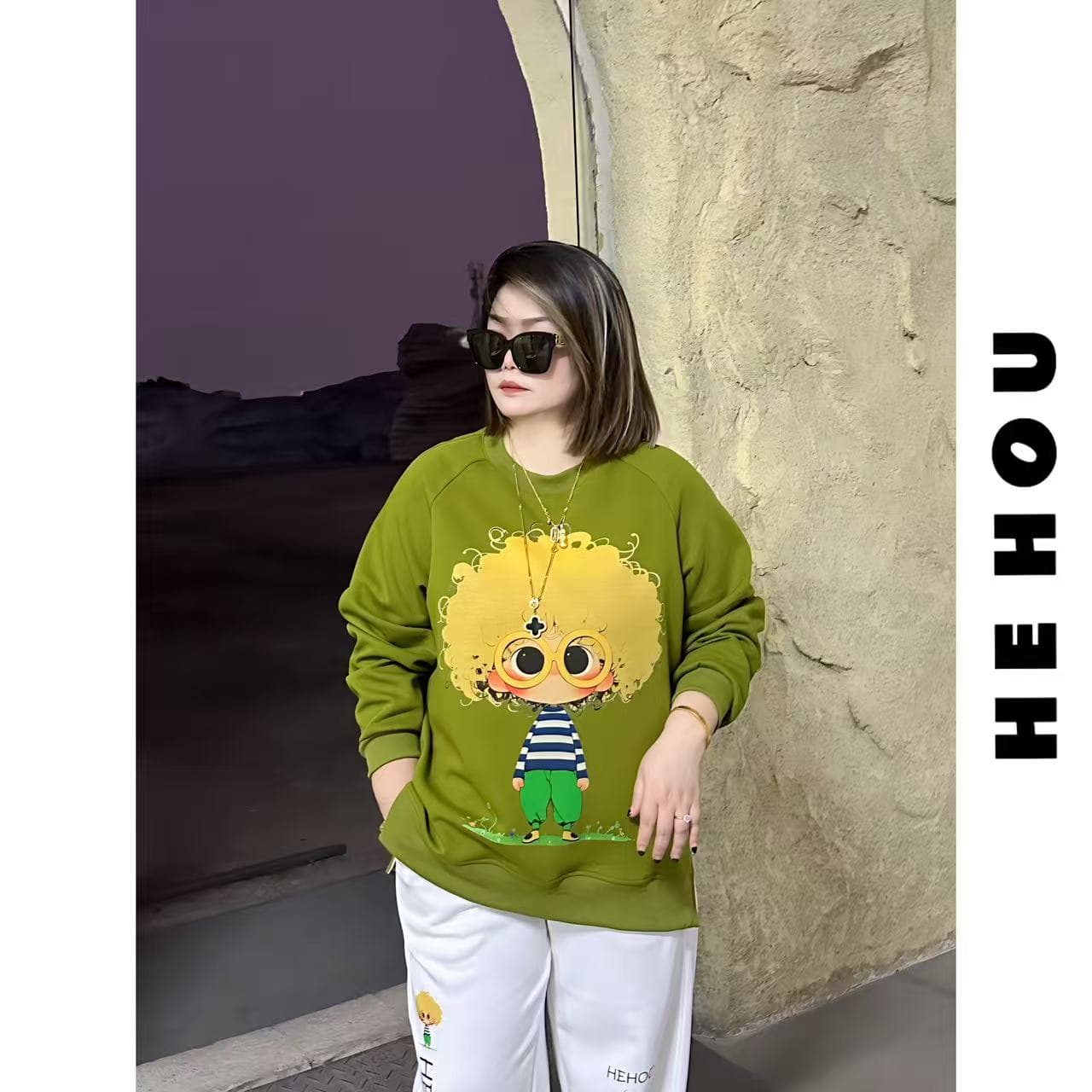 509852 和后大码 加绒显瘦减龄时尚休闲百搭宽松中长款设计师卫衣