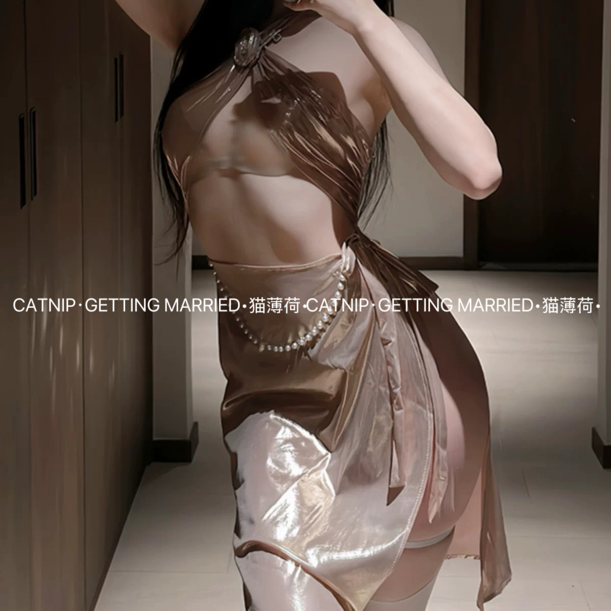 傣族少女 民族风立体玫瑰点缀挂脖吊带长裙