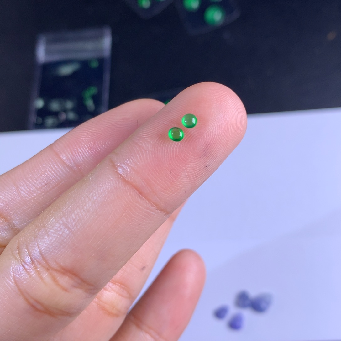 翡翠颈饰未镶嵌顶珠