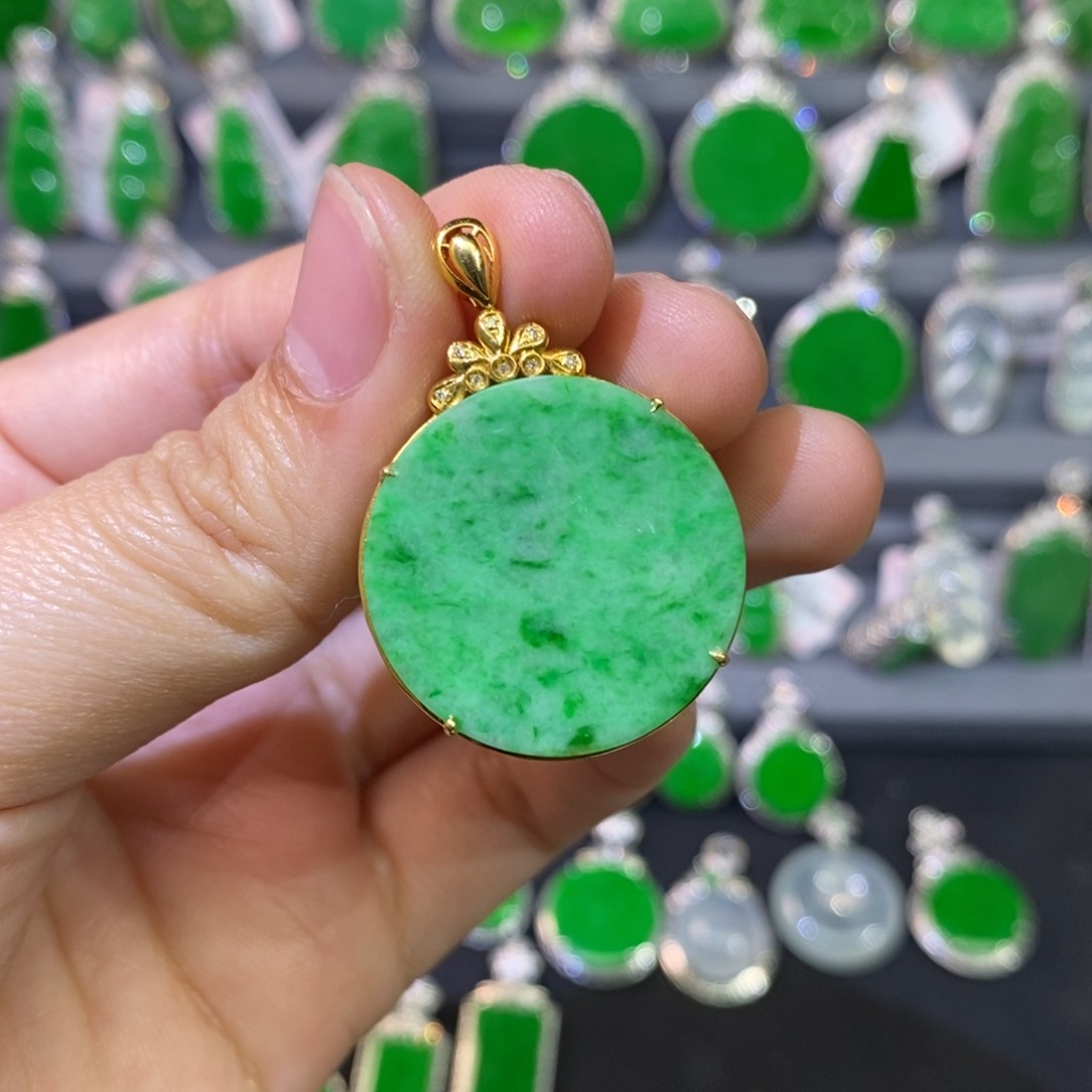 翡翠吊坠(不含链)18K金镶嵌