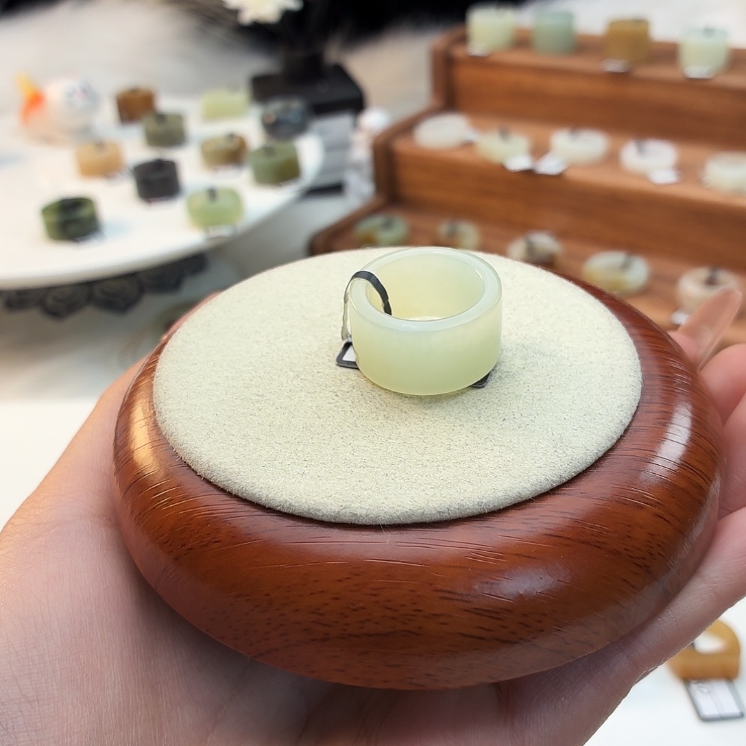 和田玉未镶嵌戒指晴水圆切17.46mmj47