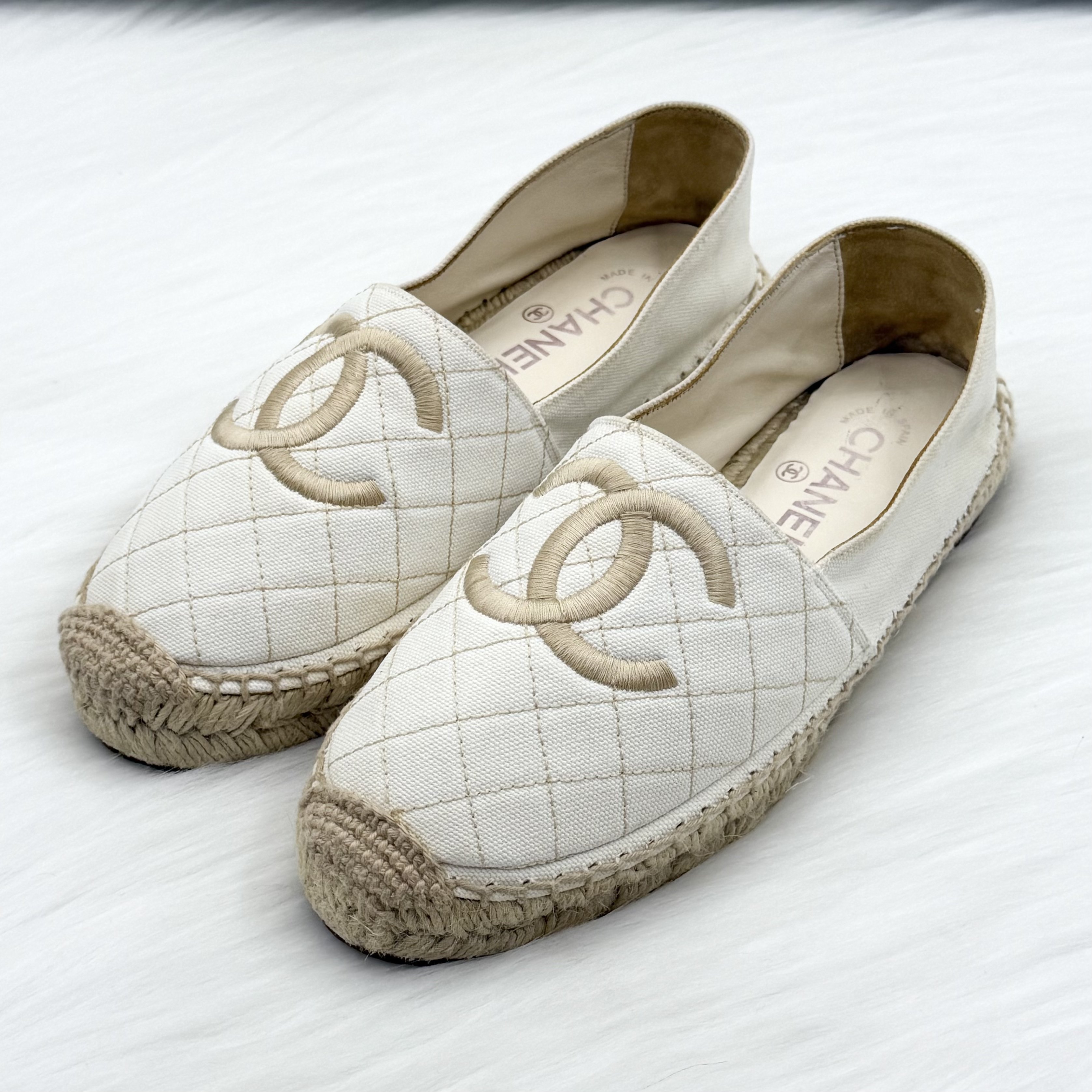 95新 Chanel/香奈儿 米白拼色双c渔夫鞋 38码 公价7.8k j1221