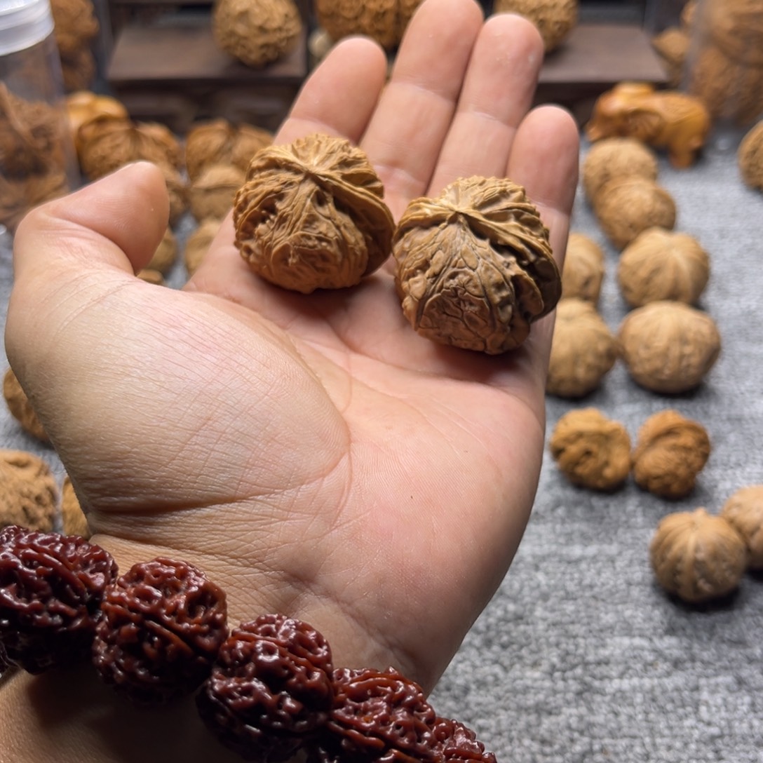 文玩核桃把件宫灯蛇头修了马虎对