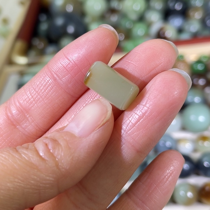 和田玉（糖玉）未镶嵌珠宝半成品