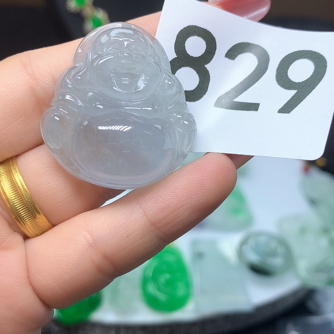 翡翠吊坠(赠链)未镶嵌