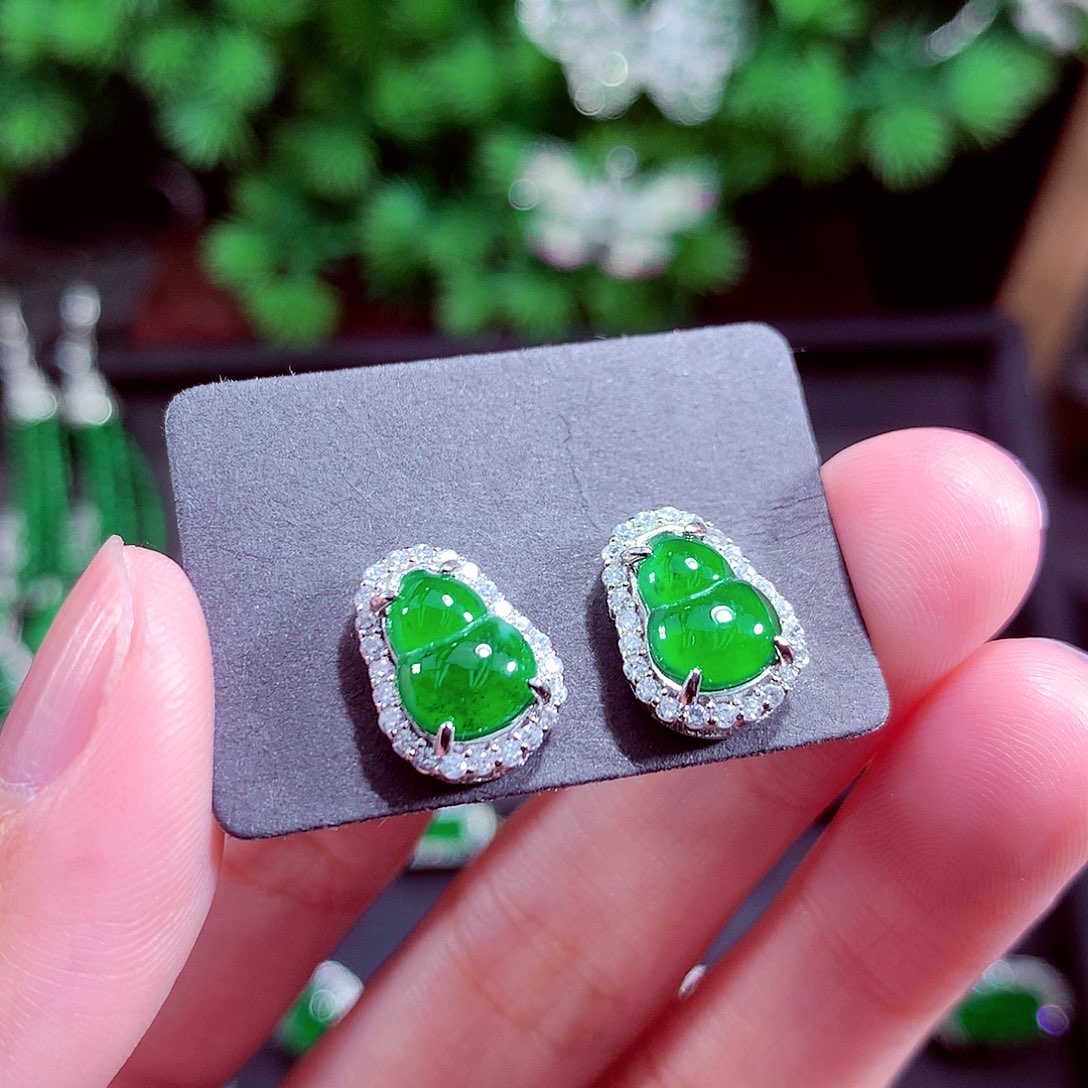 颈饰未镶嵌翡翠天然