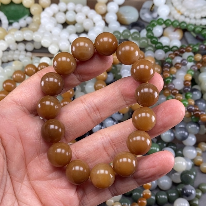 辉****和田玉未镶嵌挂件