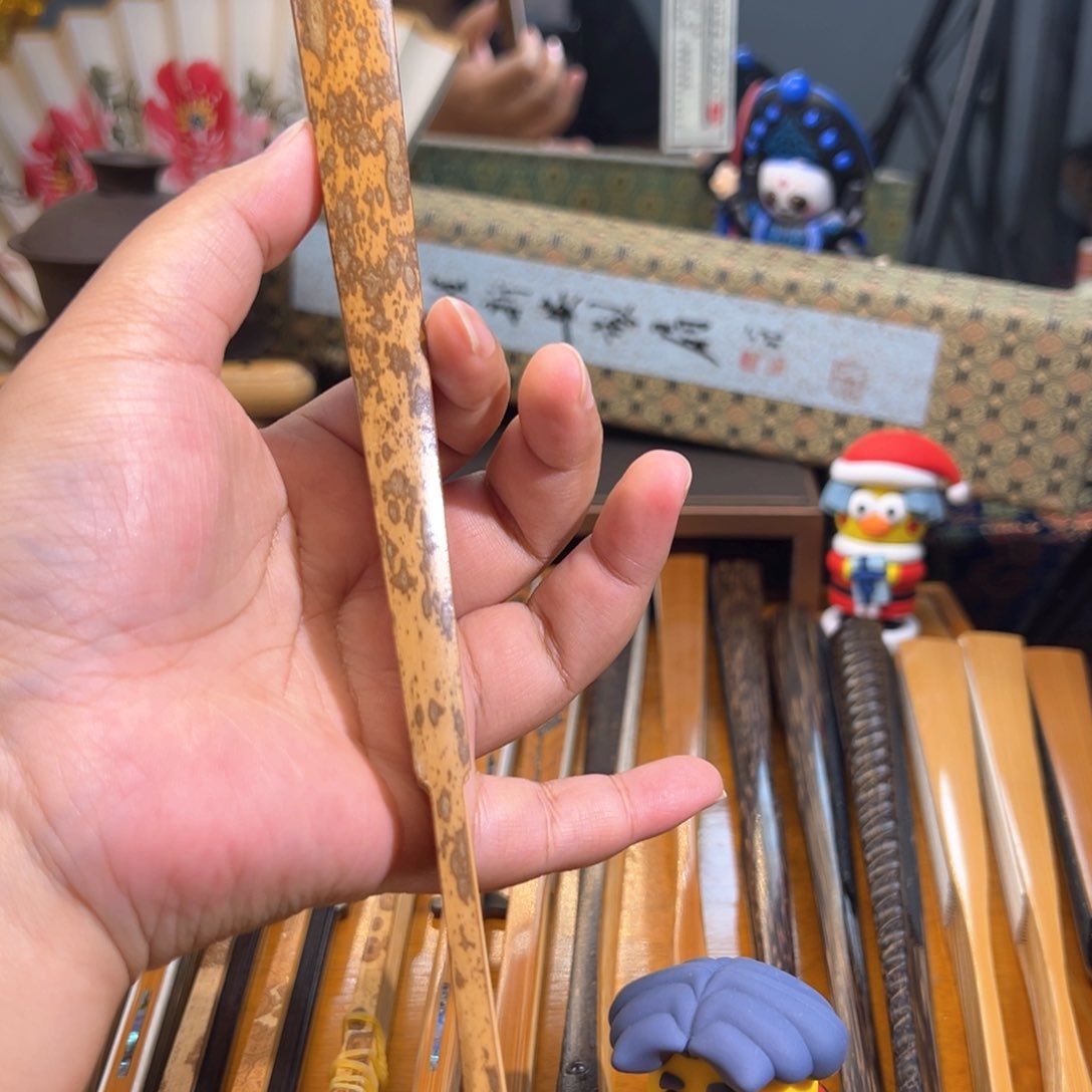 扇子刘伟八寸十八方梅鹿