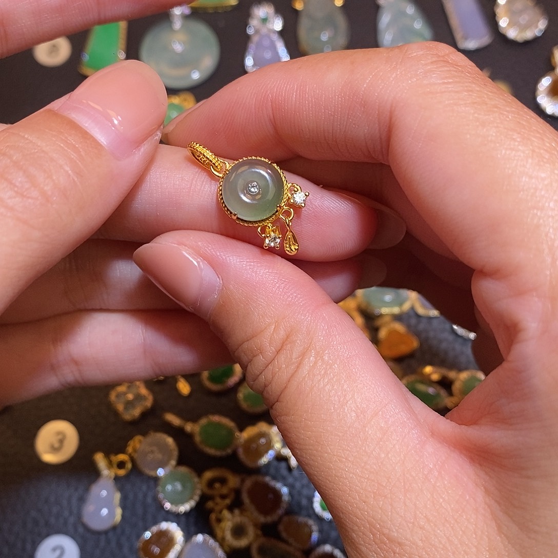 3***7翡翠银S925镶嵌项链