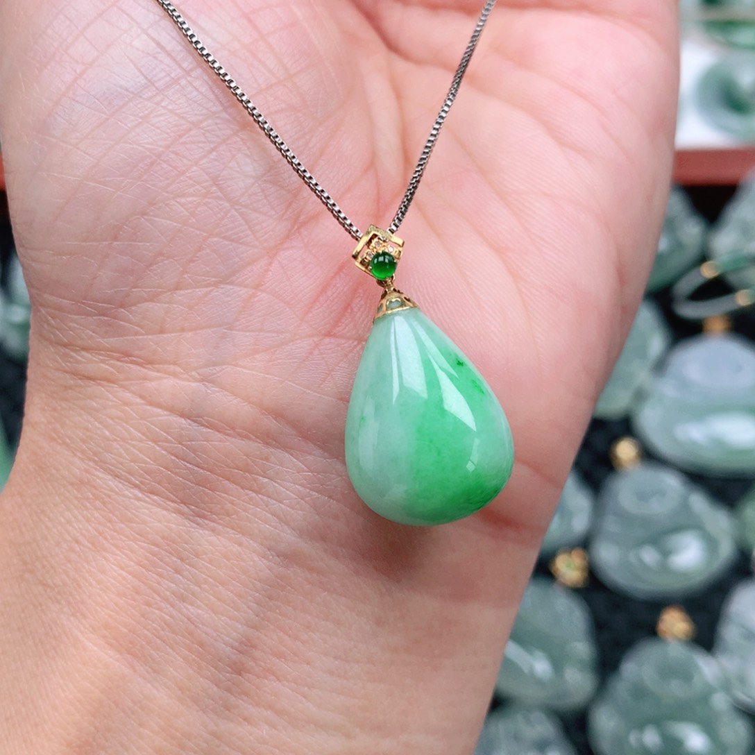 翡翠吊坠(不含链)18K金镶嵌