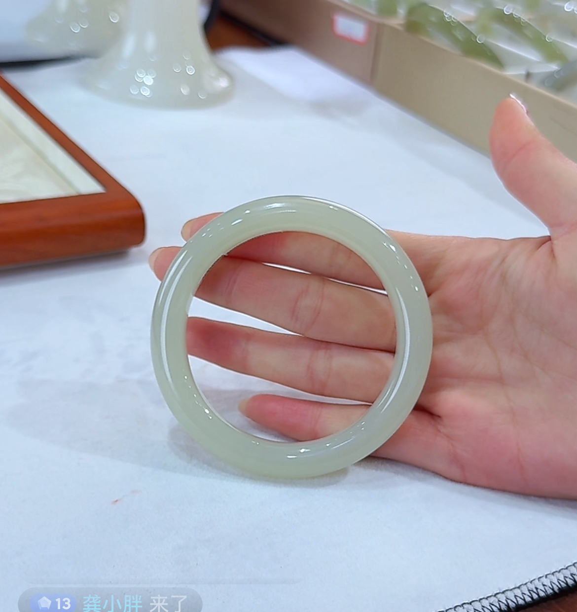 精品和田玉手镯  荔枝白59