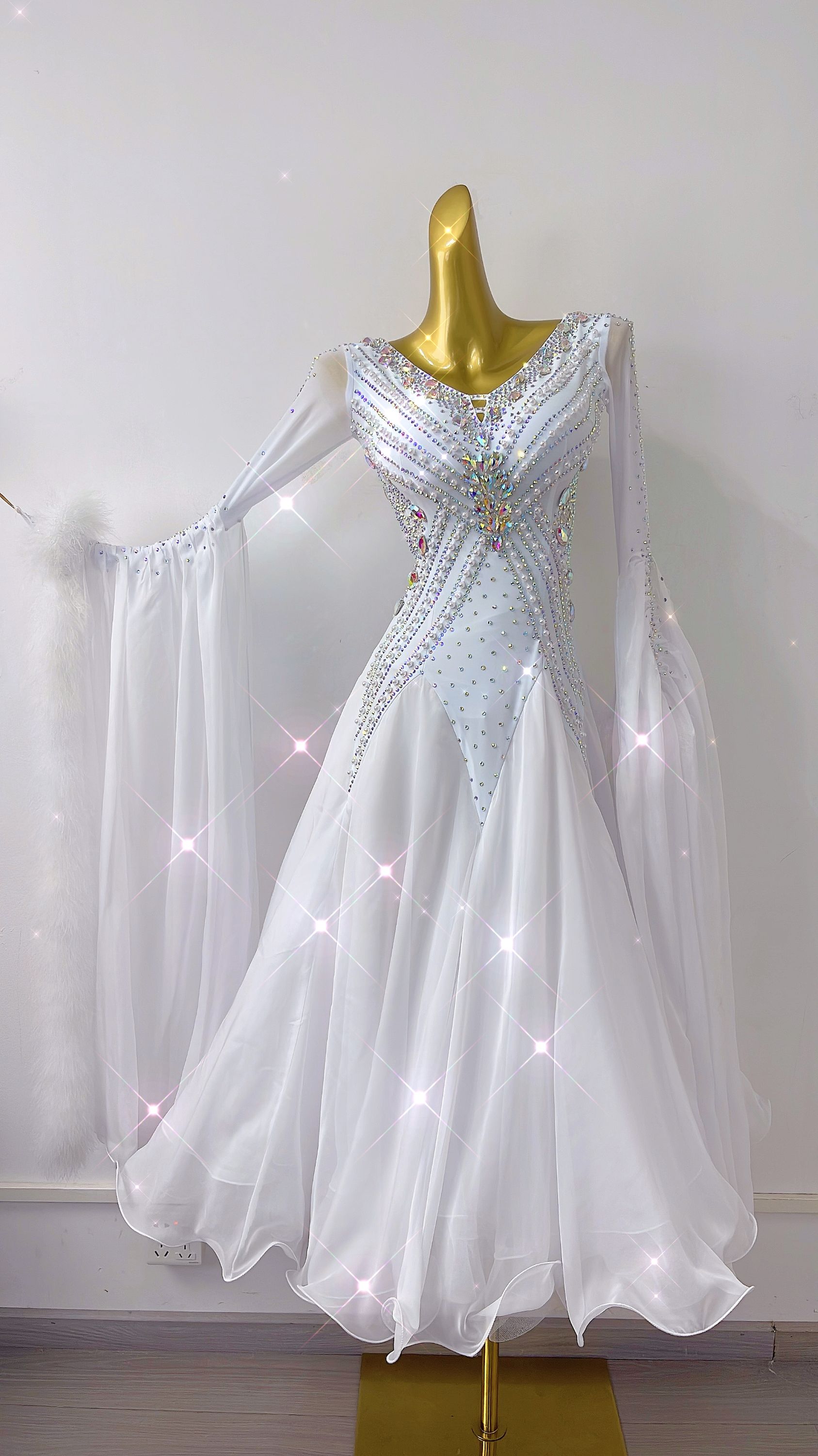 舞依阁新款纯白色定制摩登舞国标舞高档交谊舞跳舞服装舞裙跳舞