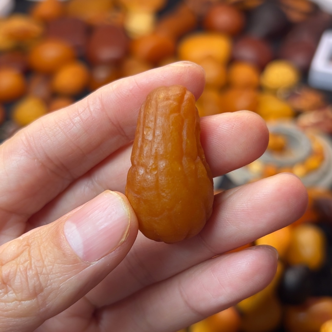 琥珀裸石未镶嵌天然蜜蜡吊坠