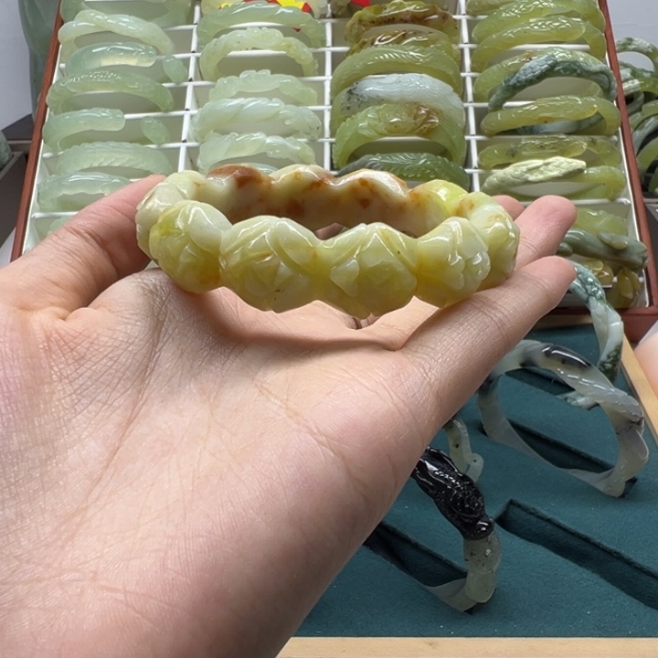 缘***蛇纹石玉未镶嵌手镯