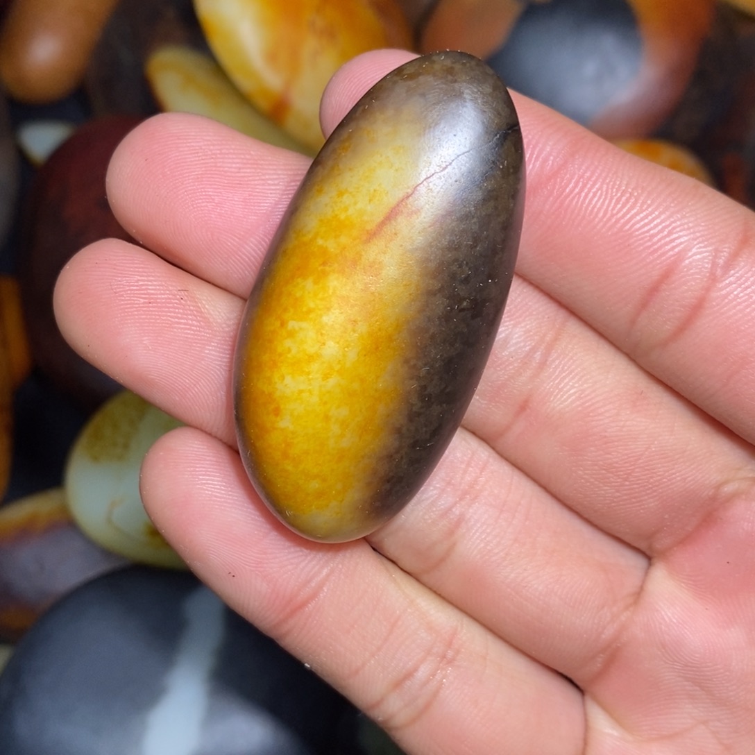 和田玉未镶嵌珠宝奇石