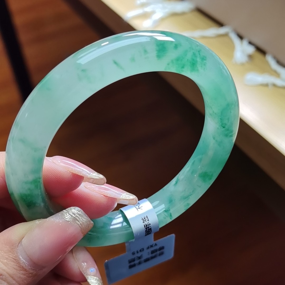 纯天然非洲翠精选手镯