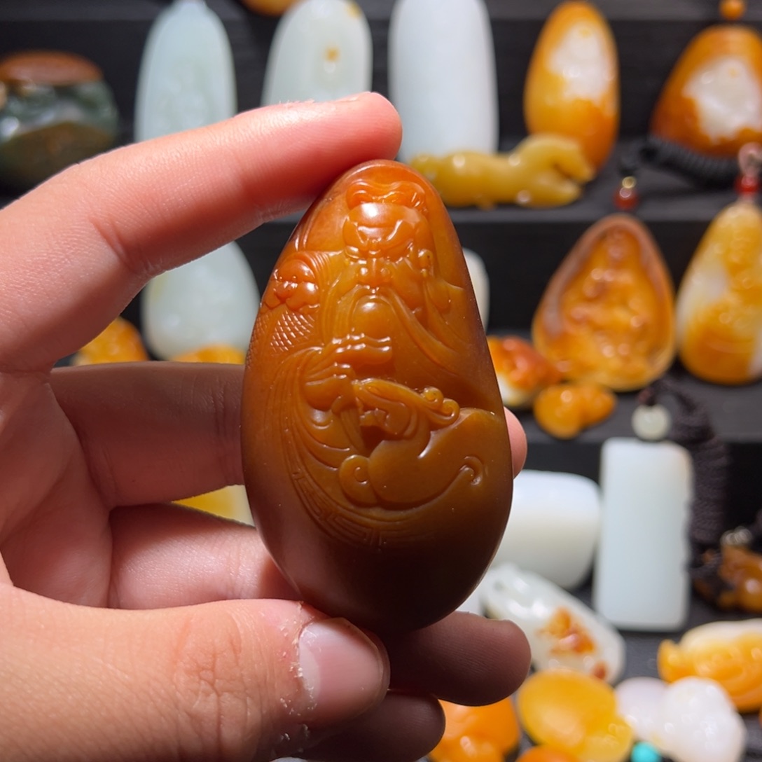 和田玉手链未镶嵌小****?